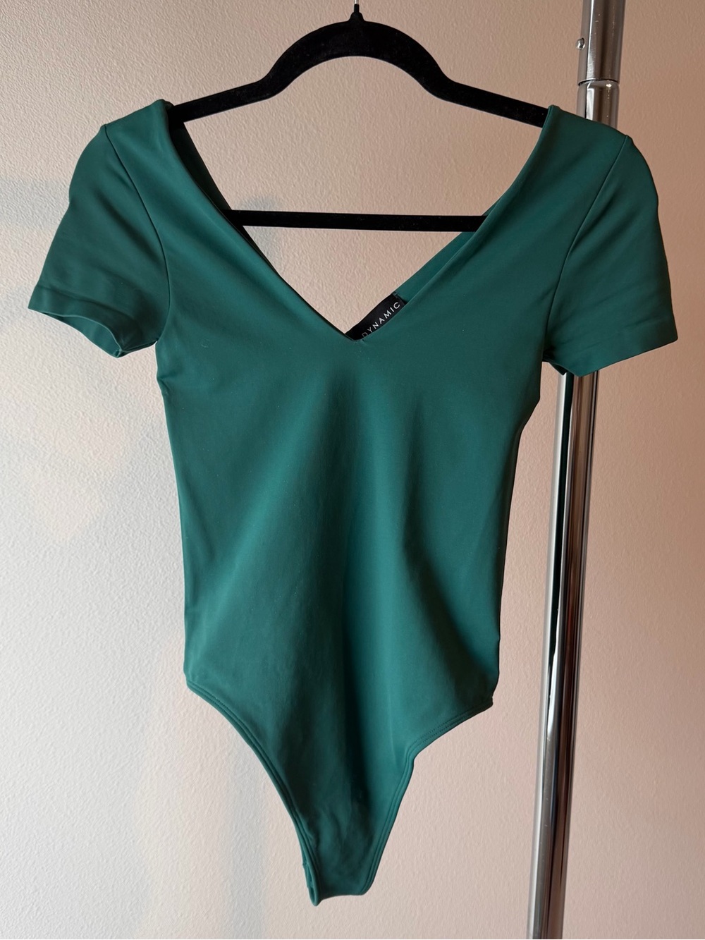 Dynamic Bodysuit One Size Fits Most in Emerald Green Vee Neck snap closure EUC